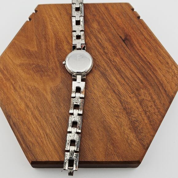 Fossil Women's Silver Tone Round Dial Watch ES-8860 Scratched Project TLC - Picture 5 of 7